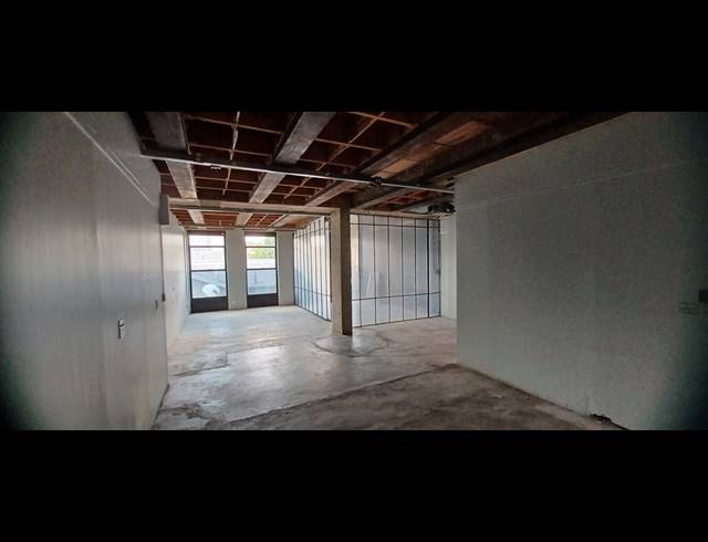76M² OFFICE TO LET IN HYDE PARK